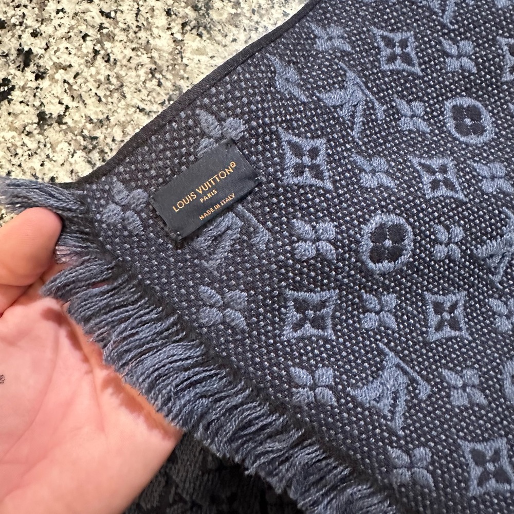 LV Wool Scarf - Picture 5 of 6